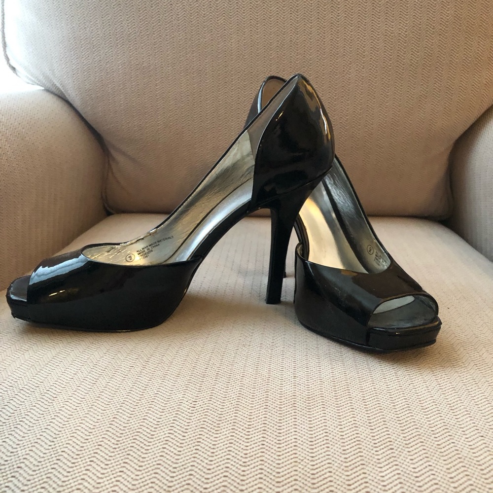 Black patent Mossimo heels - Sz 9